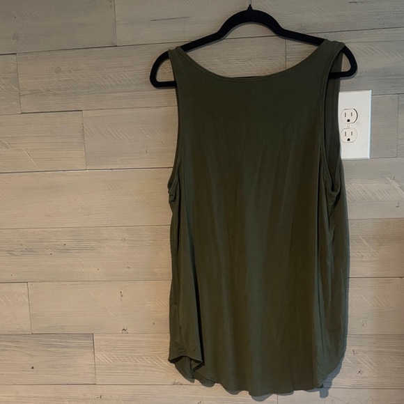 Old Navy Women's Olive Tank Top - Picture 6 of 6